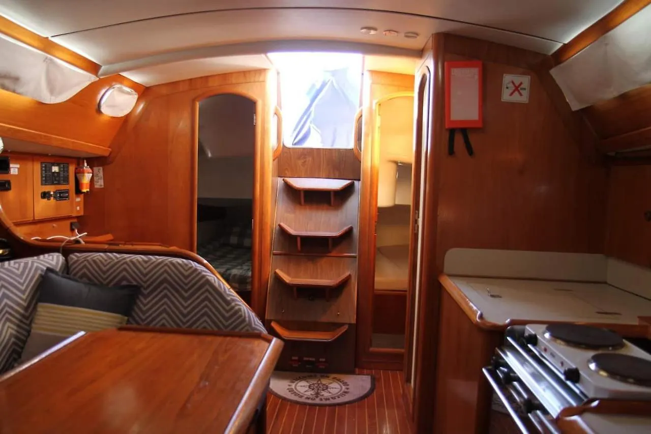 Båthotell Stay In A Boat - Lisboa