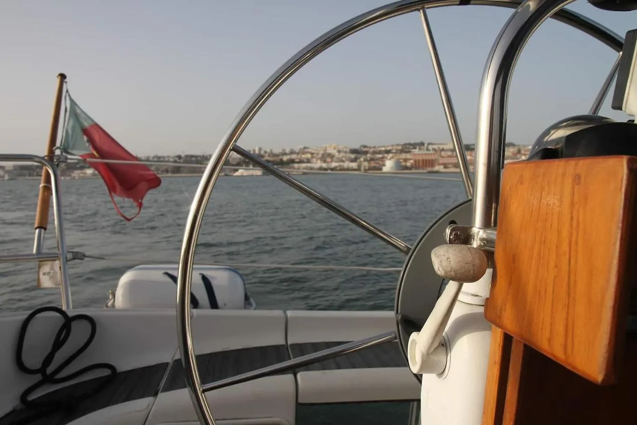 Stay In A Boat - Lisboa Portugal